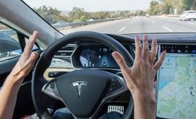NHTSA: Σοβαρά κενά ασφάλειας στο Autopilot της Tesla ευθύνονται για εκατοντάδες συγκρούσεις