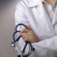 «Πεδίο μάχης» η είσοδος ιδιωτών γιατρών στο ΕΣΥ για ιατρικές πράξεις