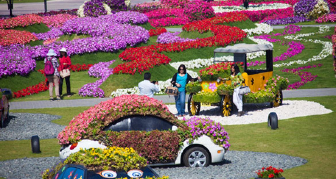 Η μεγαλύτερη σύνθεση λουλουδιών του κόσμου από την Emirates (pics)