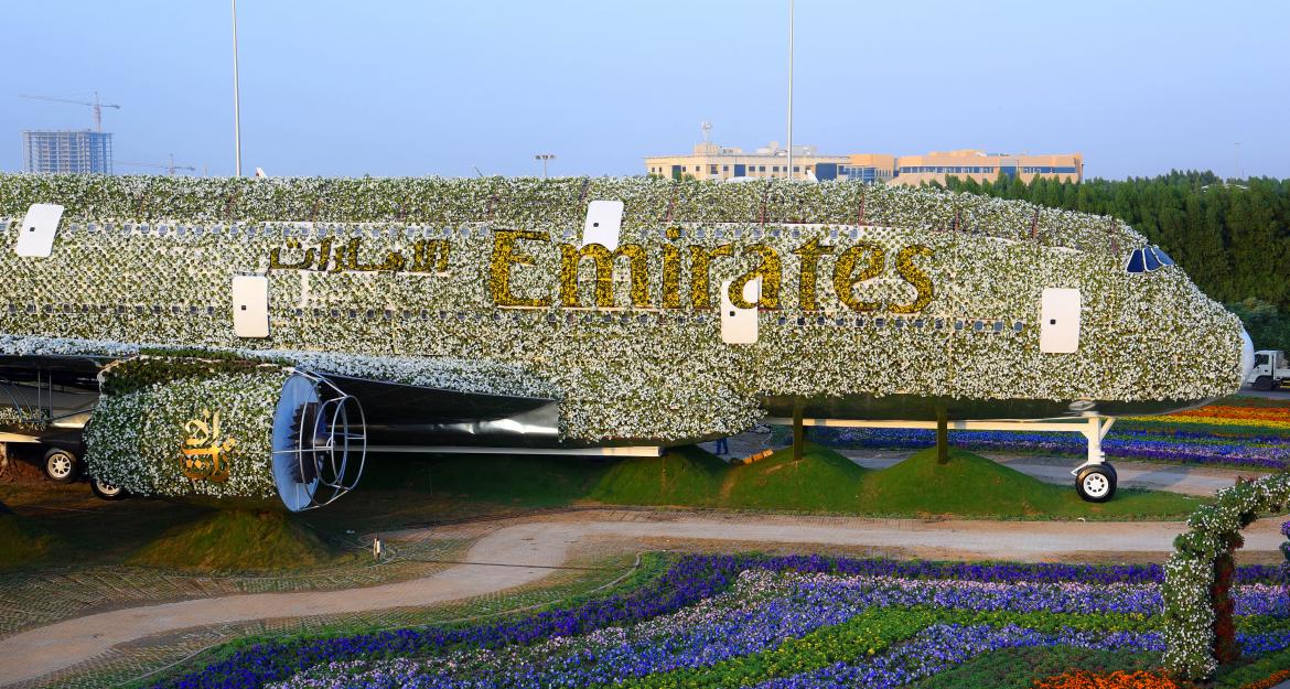Η μεγαλύτερη σύνθεση λουλουδιών του κόσμου από την Emirates (pics)