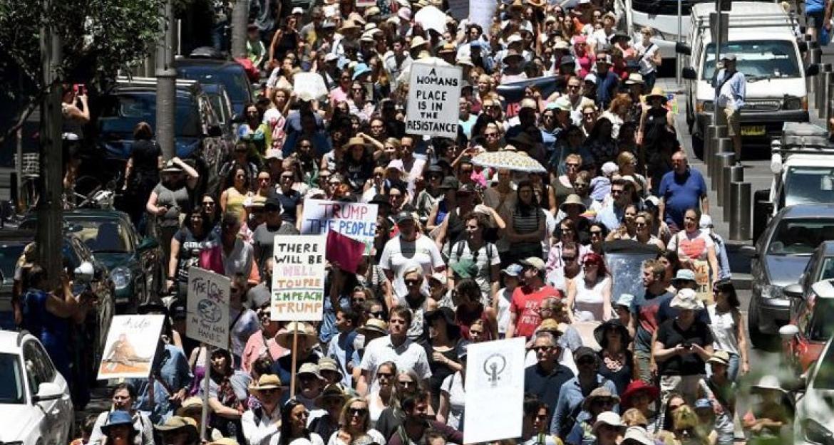 Χιλιάδες γυναίκες διαδήλωσαν κατά του Τrump (pics)