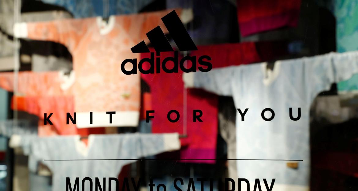 Ρομπότ της Adidas ράβουν το ρούχο... πάνω σου (pics)
