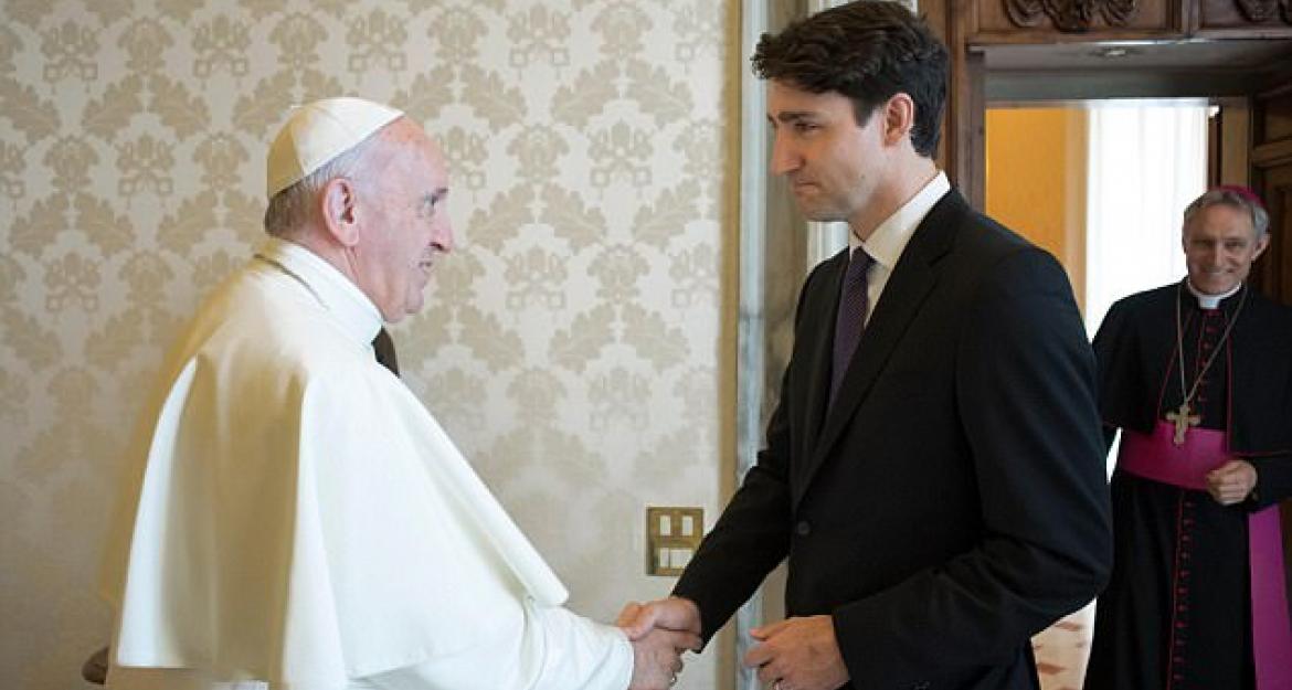 Μίλησαν για τους ιθαγενείς του Καναδά Πάπας – Τριντό (pics)