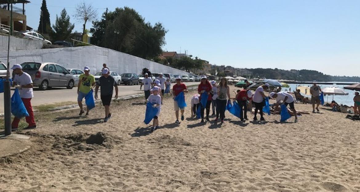 Δράση εθελοντικού καθαρισμού παραλιών από τον Μασούτη και τη Sanitas 