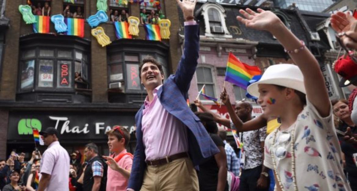 Ο Τζάστιν Τριντό στο Gay Pride του Καναδά (pics)