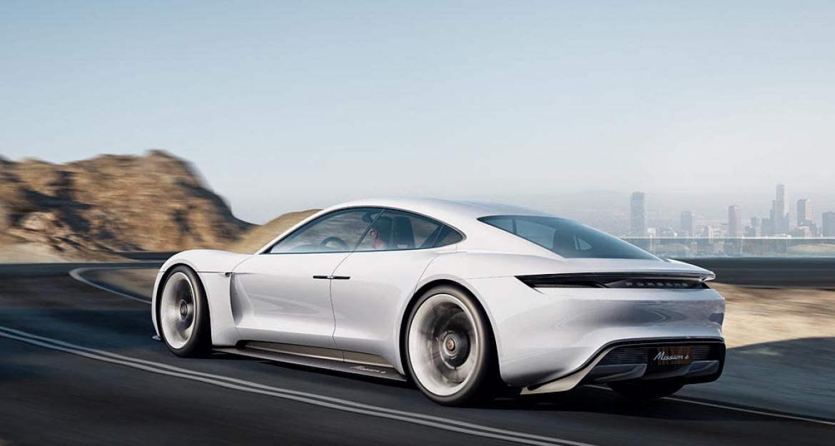 Το 2019 θα δούμε την ηλεκτρική Porsche (pics & vid)