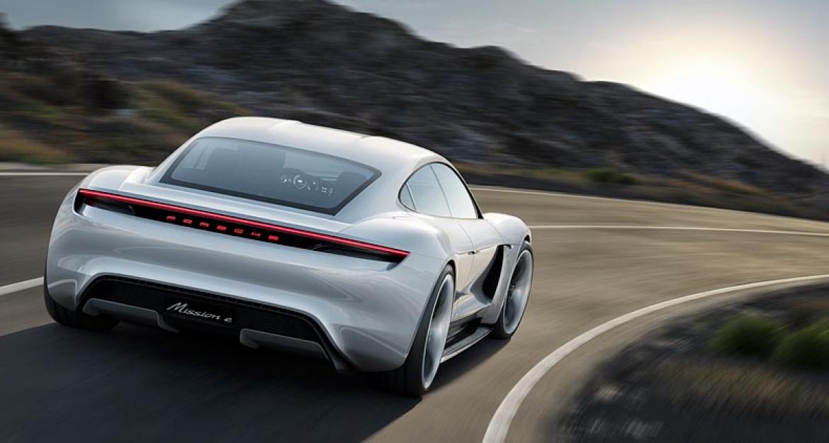 Το 2019 θα δούμε την ηλεκτρική Porsche (pics & vid)