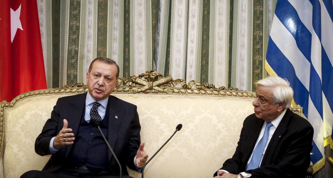 Διπλωματία «υψηλών τόνων» στην επίσκεψη Ερντογάν (pics & vid)