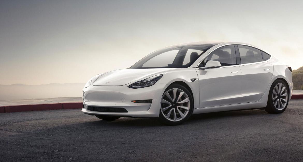 Tesla: Ούτε ένα δολάριο στον CEO Έλον Μασκ