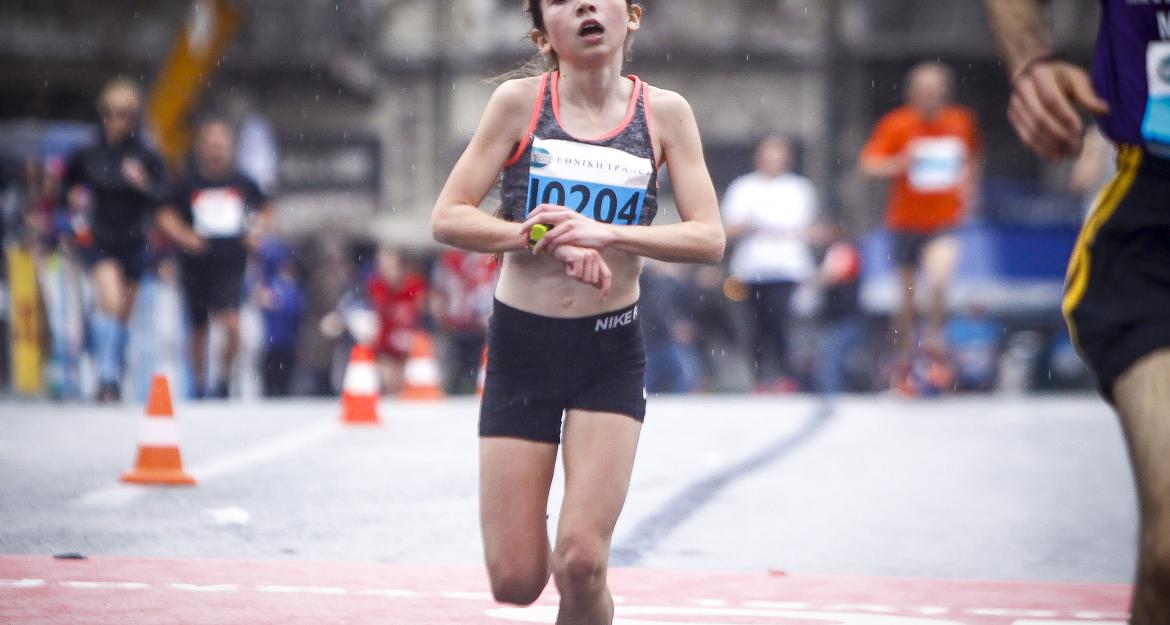 Ημιμαραθώνιος Αθήνας: 12χρονη κατάκτησε το χάλκινο μετάλλιο 