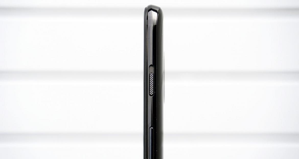 Αυτό το κινητό «χτυπά» την Apple και τη Samsung (pics)