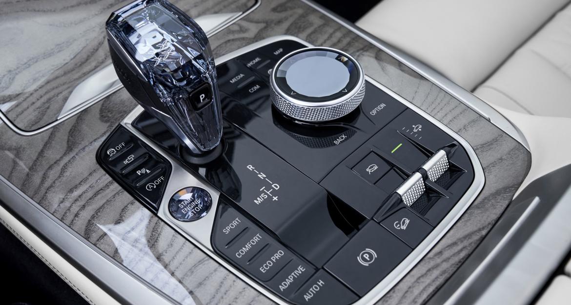 Αποκάλυψη για την επιβλητική νέα BMW X7! (pics & vid)