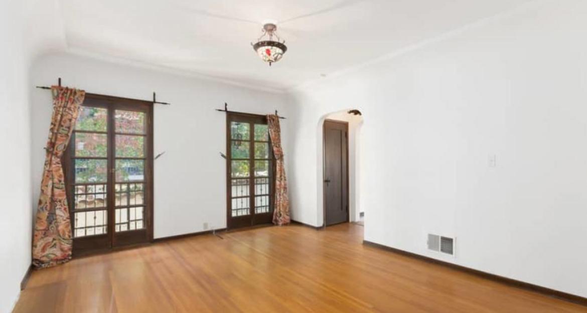 Για 1,7 εκατ. δολάρια πουλάει το πρώτο του σπίτι ο Λεονάρντο Ντι Κάπριο (pics)