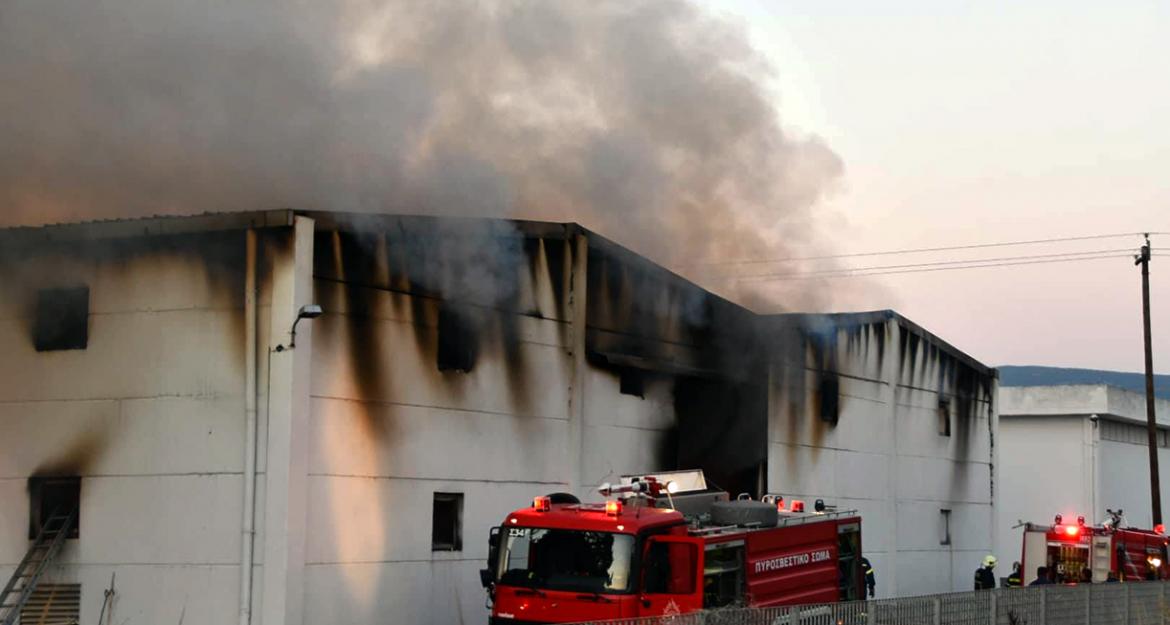 Πυρκαγιά στις καπναποθήκες Μισσιριάν στην Καβάλα (pics)