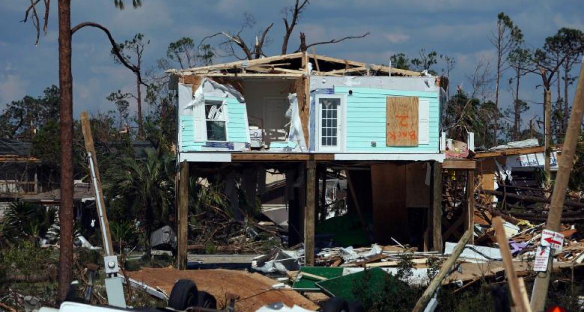 ΗΠΑ: Τουλάχιστον 30 νεκροί από τον τυφώνα Μάικλ