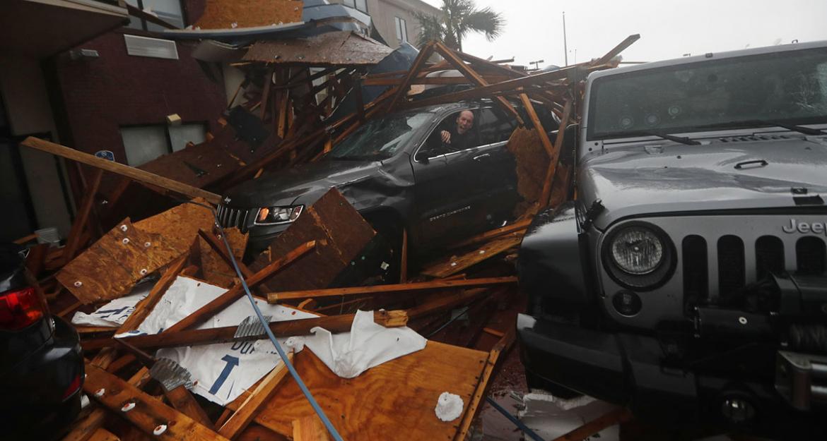 ΗΠΑ: Τουλάχιστον 30 νεκροί από τον τυφώνα Μάικλ
