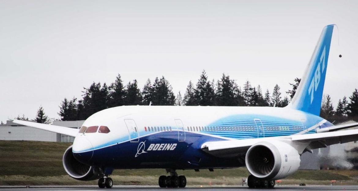 Έτοιμο για πτήση το μεγαλύτερο αεροπλάνο στον κόσμο (pic)