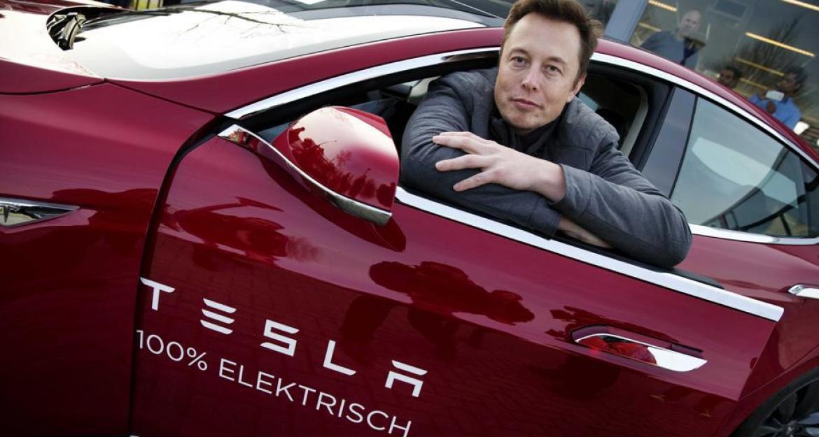 Σε παγκόσμιο ηγέτη εξελίσσεται η Tesla