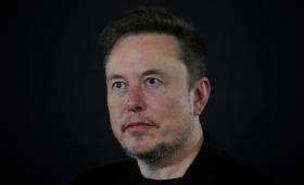 Tesla: Ζητά από τους μετόχους να ψηφίσουν ξανά για την αμοιβή 56 δισ. του Μασκ