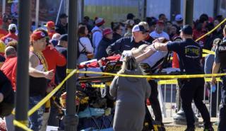 ΗΠΑ: Ένας νεκρός και αρκετοί τραυματίες από πυροβολισμούς στην παρέλαση νίκης για το Super Bowl