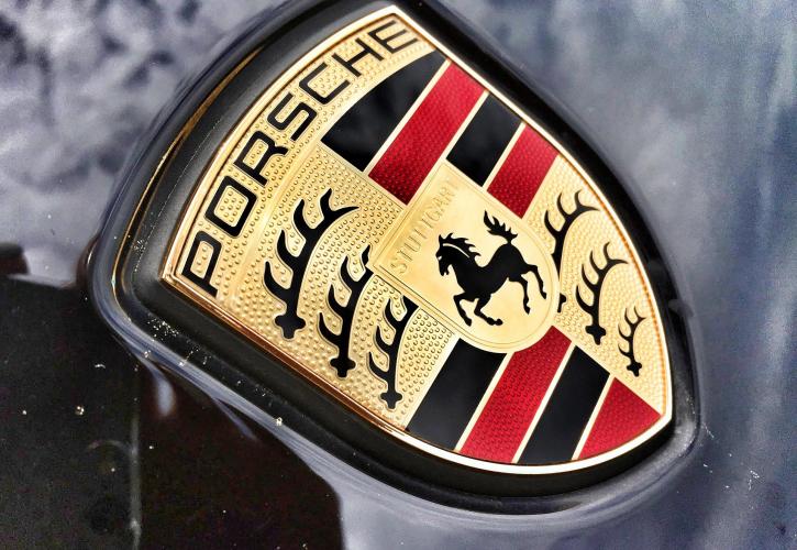 Porsche: Προειδοποιεί για μειωμένη κερδοφορία αλλά αυξάνει το μέρισμά της