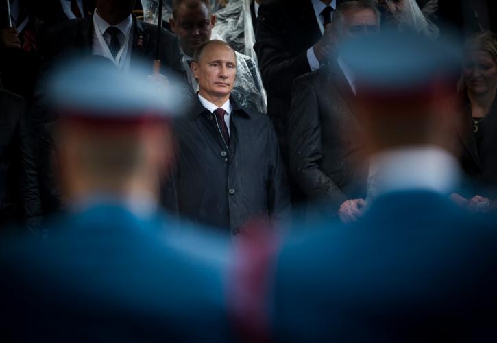 Ρωσία: Το Παρίσι στέλνει απεσταλμένο για την ορκωμοσία Πούτιν - Μποϊκοτάρει το Βερολίνο