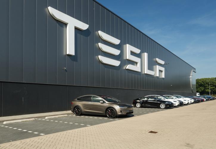 Tesla: Μειωμένες οι πωλήσεις οχημάτων στο α' τρίμηνο - «Βουτιά» 7% για τη μετοχή