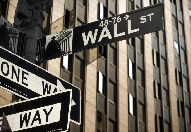 Ο πληθωρισμός σπρώχνει την Wall Street μακριά από τα ρεκόρ