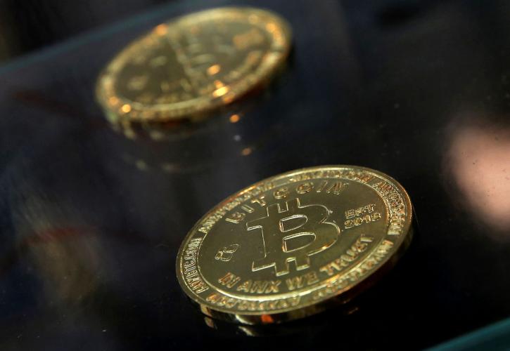 Bitcoin: Άνοδος 7%, αγγίζει ξανά τις 70.000 δολάρια