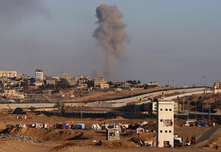 Εντατικοί βομβαρδισμοί στη Ράφα, το Ισραήλ καταλαμβάνει πέρασμα ζωτικής σημασίας