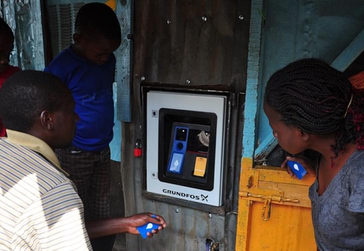 Ένα ATM νερού λύνει τα χέρια των κατοίκων του Ναϊρόμπι