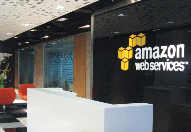 Η Amazon «μαρκάρει» στενά τις τράπεζες για ένα... νέφος