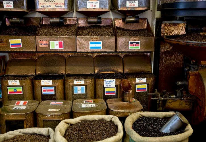 Αναζητούνται 100 εκατ. ευρώ από φόρο στην εισαγωγή καφέ