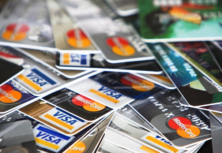 Οι πιστωτικές κάρτες παραμένουν… γδάρτες