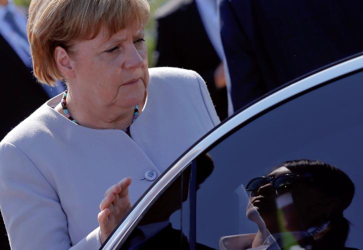 Merkel: Βρισκόμαστε όλοι σε σοκ, αλλά είμαστε ασφαλείς