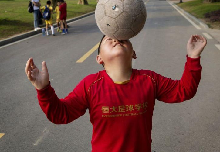 Η Κίνα παίζει μπάλα στα 5Χ5