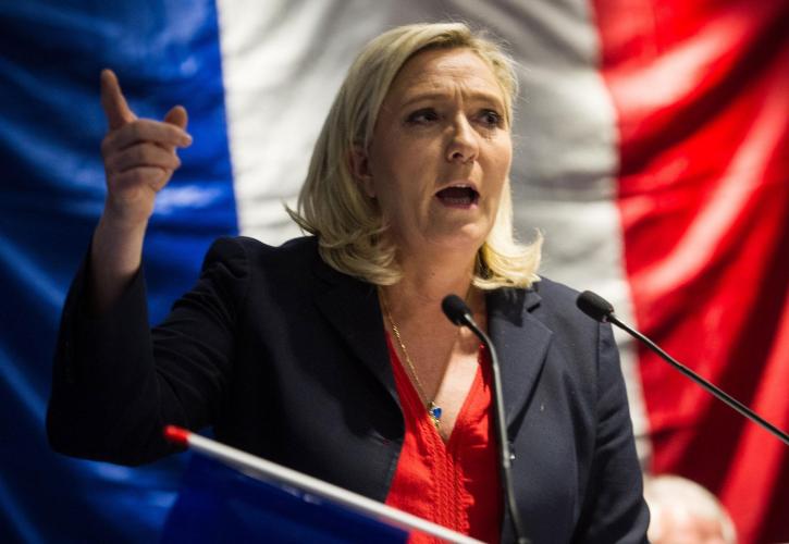Le Pen: Θα απαγορευτούν τα προσφυγόπουλα στα σχολεία