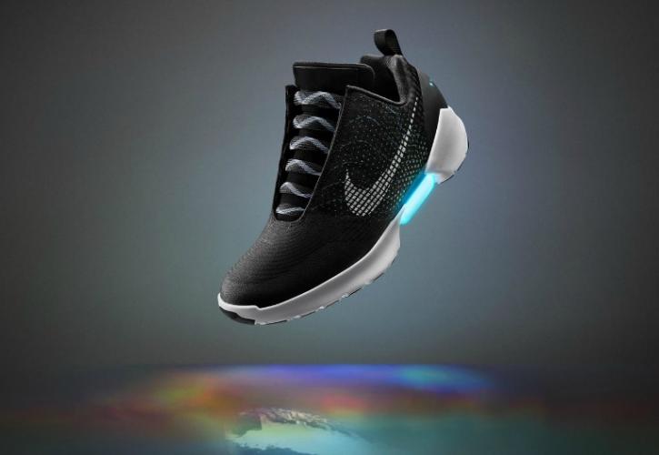 Θραύση κάνει το παπούτσι των 720 δολαρίων από τη Nike (pics)