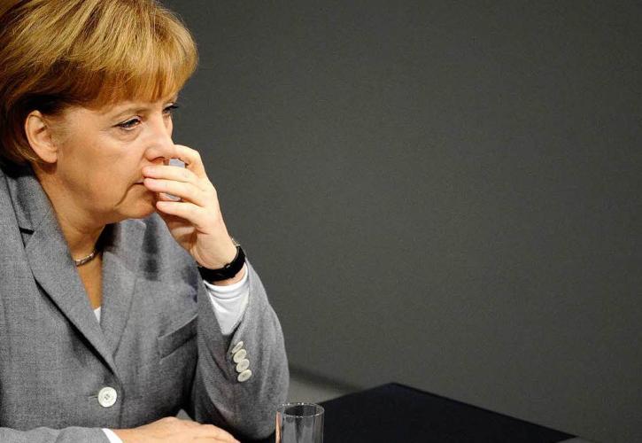 Οι τρεις επιλογές της Merkel για να σώσει τη Deutsche Bank