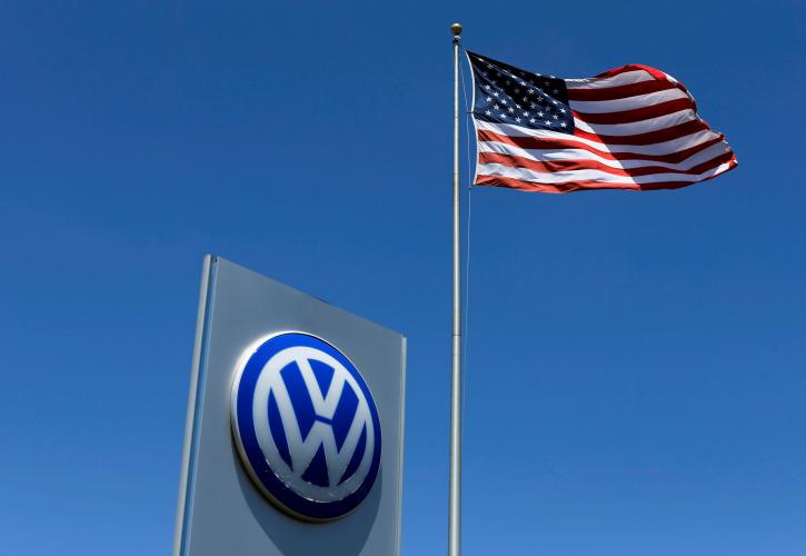 Χειροπέδες σε ανώτατο στέλεχος της Volkswagen έβαλε το FBI