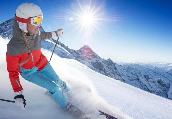 «Καυτά» deals για να αποδράσετε φτηνά στα χιονοδρομικά