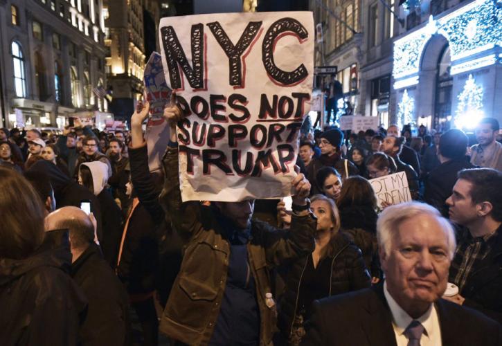 Διαδήλωση υπέρ του Τύπου μπροστά στα γραφεία των New York Times