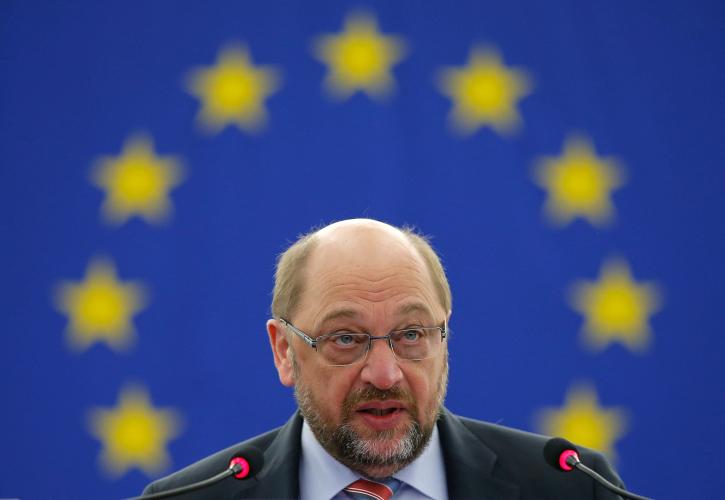 «Αποστάσεις» Schulz από τη συζήτηση για το ελληνικό χρέος