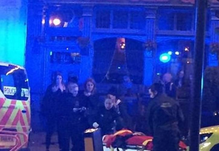 Τρεις τραυματίες σε παμπ του Λονδίνου από «τρελή» πορεία αυτοκινήτου