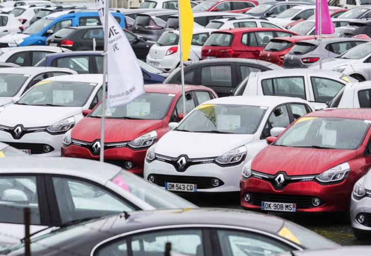 Οι Ευρωπαίοι αγοράζουν περισσότερα αυτοκίνητα