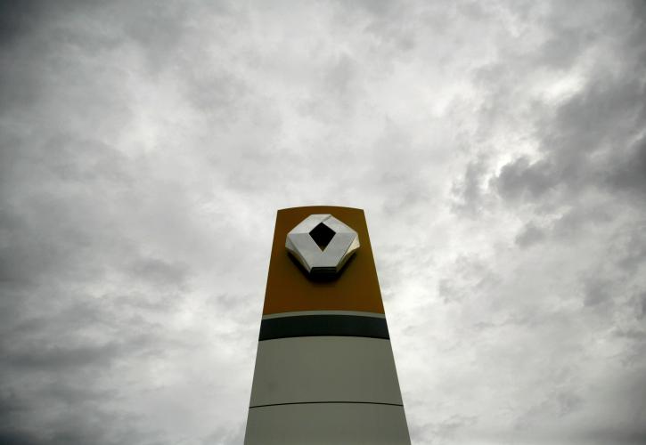 Renault: Πουλά μετοχές 765 εκατ. ευρώ από το μερίδιό της στη Nissan