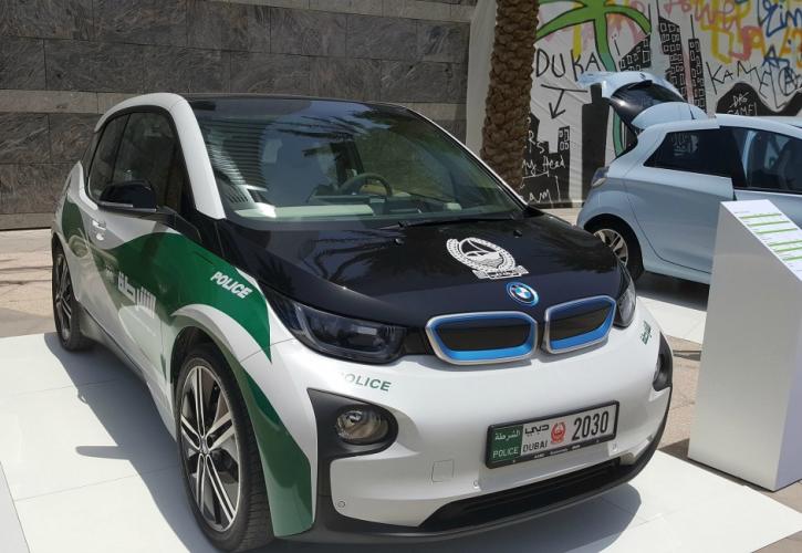 Τα νέα περιπολικά του Ντουμπάι είναι ηλεκτροκίνητες BMW (vid)