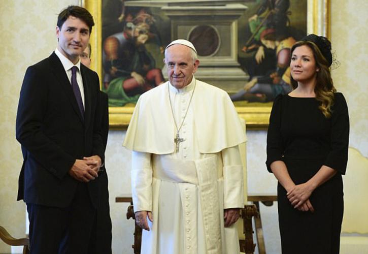 Μίλησαν για τους ιθαγενείς του Καναδά Πάπας – Τριντό (pics)