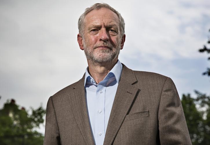 «Αμετακίνητος» ο Corbyn παρά το μπαράζ παραιτήσεων στο κόμμα