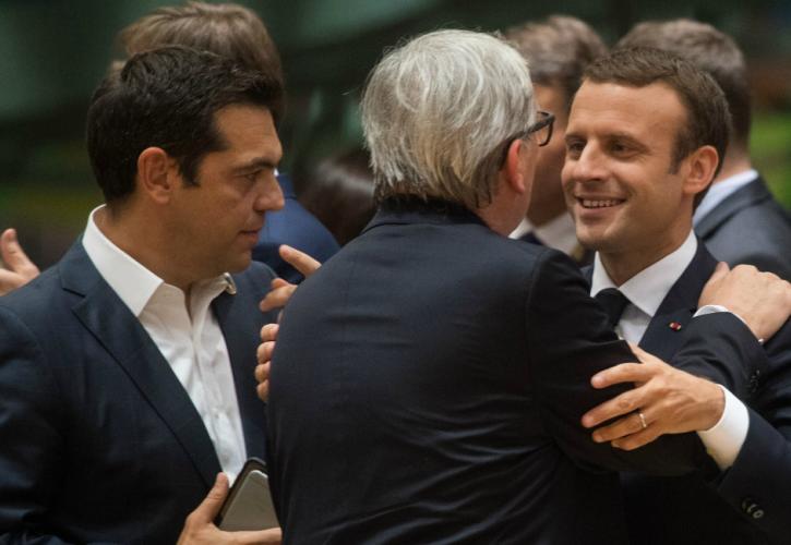 Μακρόν: Χαιρετίζω την ανάκαμψη της Ελλάδας